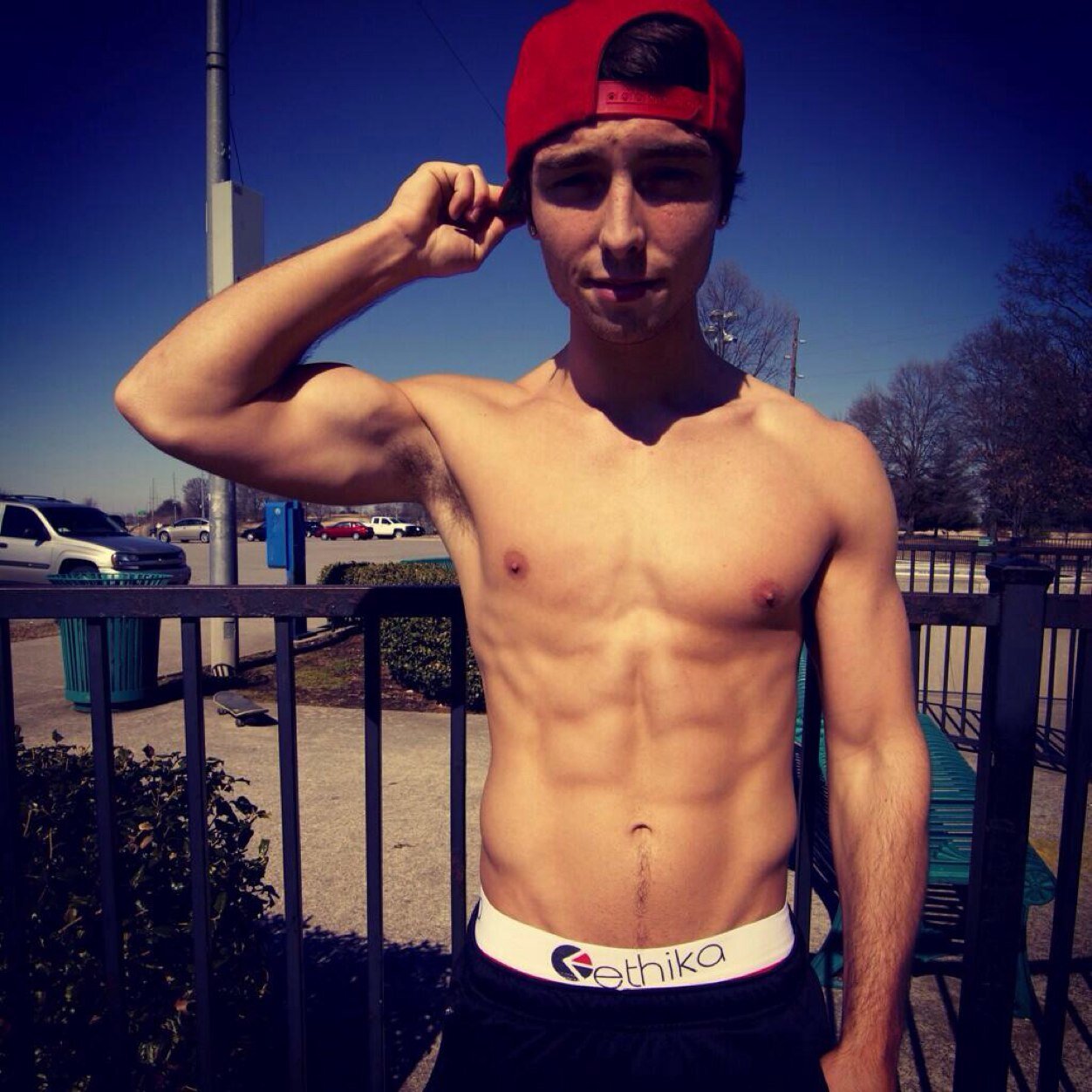 twerkingwes's profile picture. hi