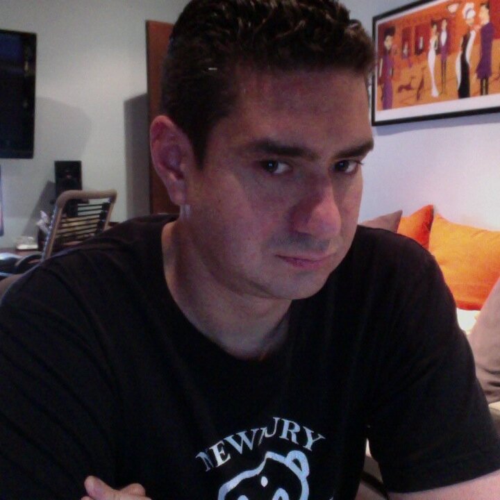 ElMadias's profile picture. writer living in Los Angeles