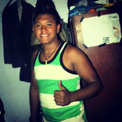 Soy simplemente como quiero ser noo trato de imitar nadiee asi de simple :D