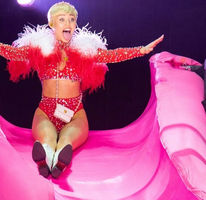 #MileyforMMVA