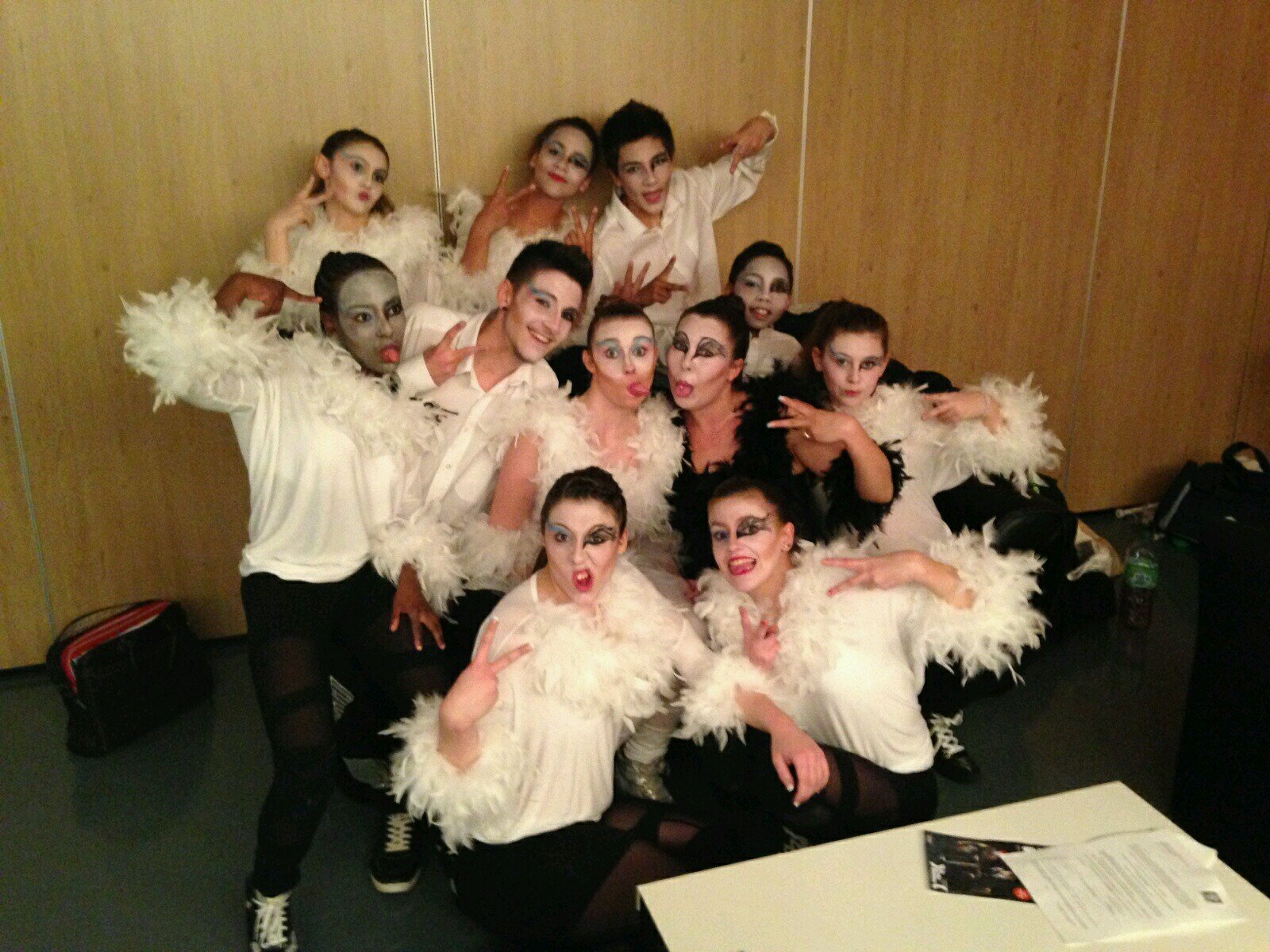 Troupe de danseurs HIP HOP / Street Dance Âgés de 10ans à 26 ans. Disponible pour tout événements !