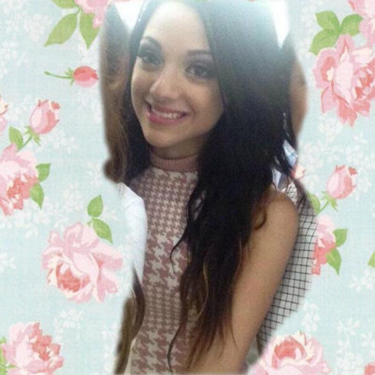 Ariana grande is my idol :) ❤️ new account, last one got deleted and 1k :(