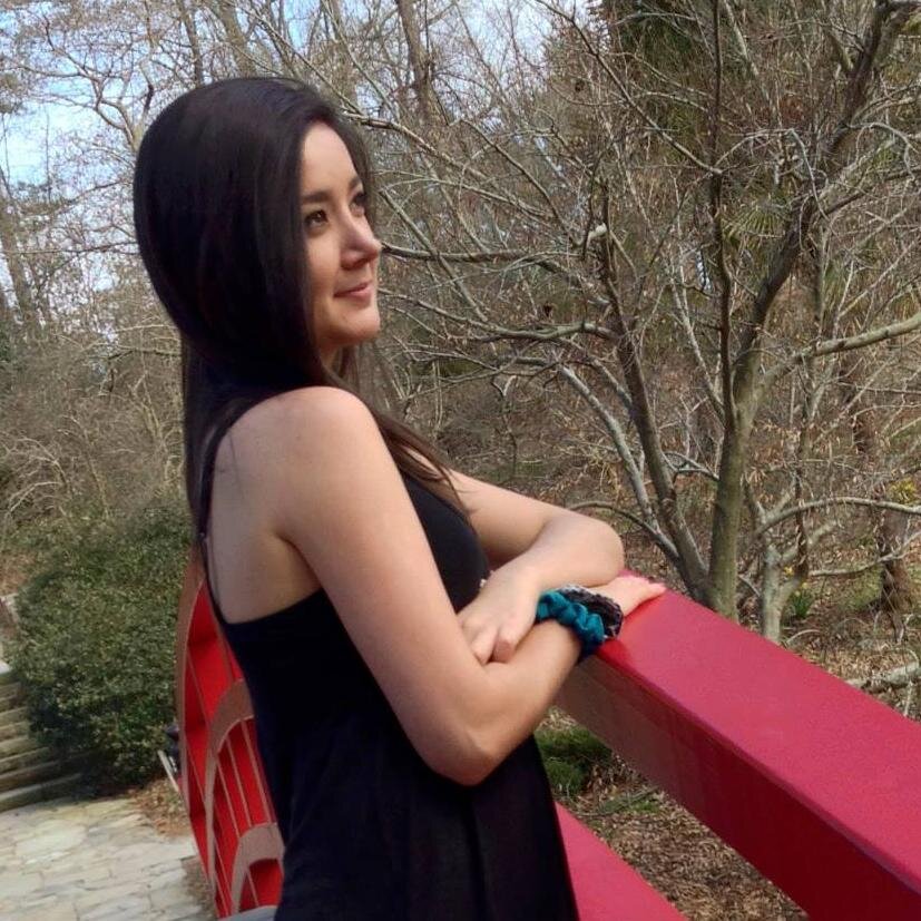 ccntza's profile picture. Hija de Bello no reconocida por la sociedad al nacer. Ingeniería Comercial.