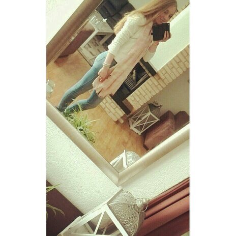 IG: estherx__