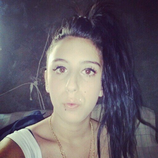 18∼sOii eL desastRe en peRsOnaa!!..baas de sobraaO y sobraas..puedO ser tu Reiina O tu ruiina^^dueña de mii destiinO!!