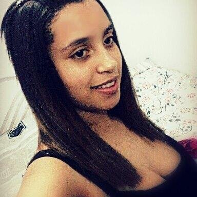 Eu sou uma mina legal simpática sincera amo e sou amada sou baladeira adoro funk sou mt ciumenta nau qer arruma briga cmg nau mexa cm qe é meu *_*