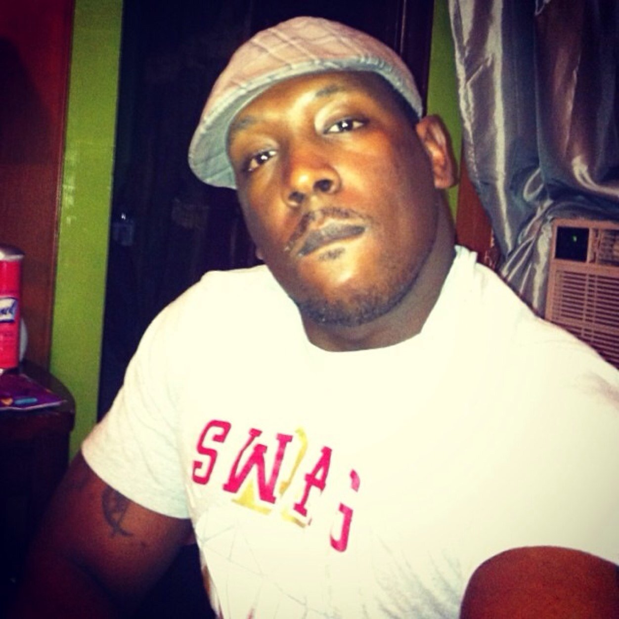 I'm rapper, producer, writer, song writer, author, poet, and entrepreneur. #Swag #TeamRealniggas #teamprettyBoi's #Humblebynature #gangsterbychoice FOLLOW ME!