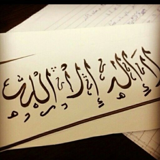 ‏‏فتاة العشرين قلمها يتحدث الثﻻثين عقلها
تعدا الاربعين يقال انها عاشت الخمسين