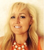 Beauty Enthusiast - that's me. Educating on all things health & beauty related. Kindness is cool. $9ashnine