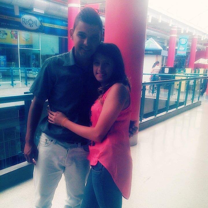 Nacimos para vivir
vivimos para soñar
nuestra obligación es morir
nuestra misión es amar♥_♥