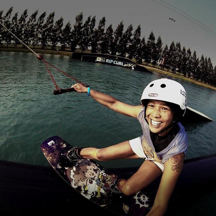 Jannette Flores Profile
