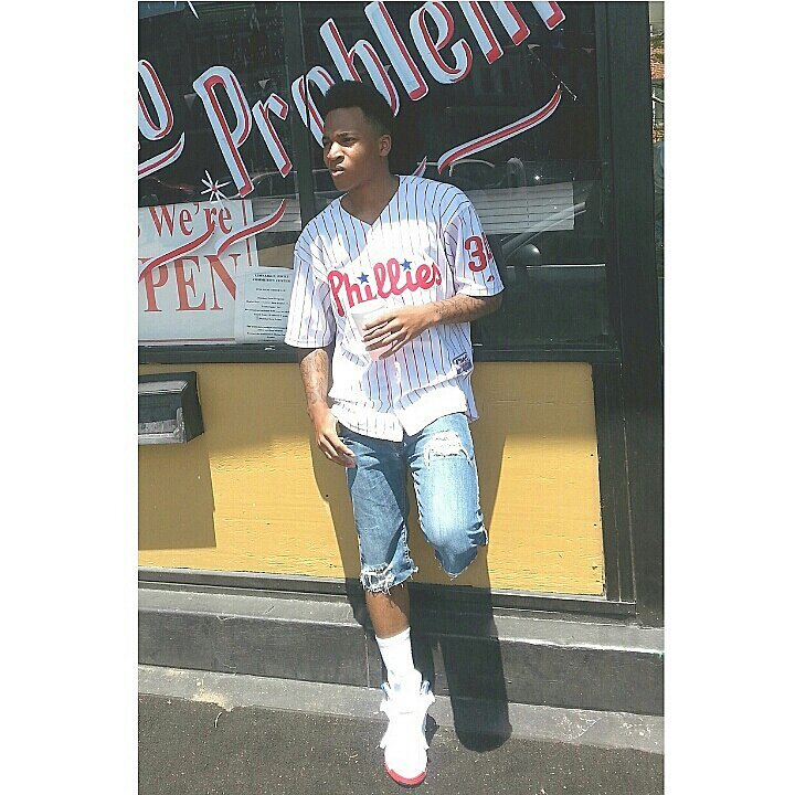 All i do is Grind & Pray, fmoig @2much_rayray snapchat @bossman_ray
