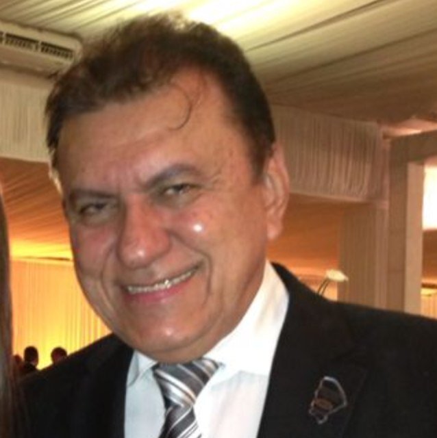 Engenheiro Agrônomo. Prefeito de Russas no quarto mandato. Facebook: Weber Araújo.