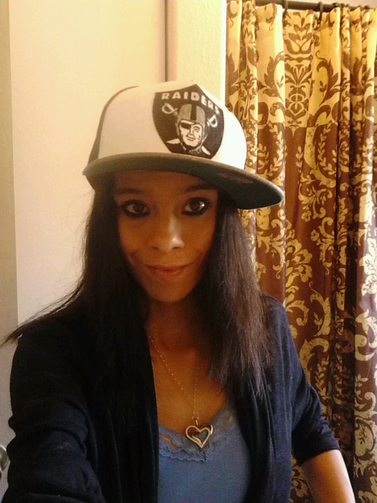 reyes_babygirl's profile picture. 