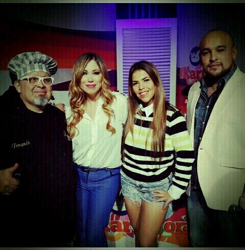 Cantante de Fábrica,Siento que cada día voy en una montaña rusa de emociones ♥ La vida es mucho mejor cuando te estas riendo :) mientras sonría el mundo es mio!