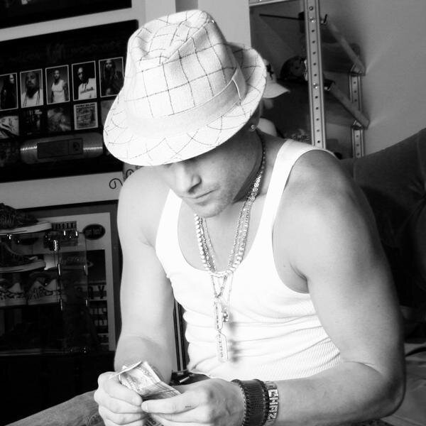 therealchaz's profile picture. 