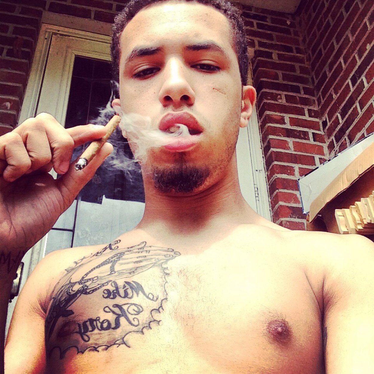 Money is everything i keep it real for my day 1 niggas anit nobody fuckin wit my squad #VG