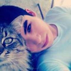 ME encanta la musica soy fan de @somoscd9 soy #coderBoy y #DirectionerBoy  Me encanta cocinar y Sigeme y te Sigo :P  :)