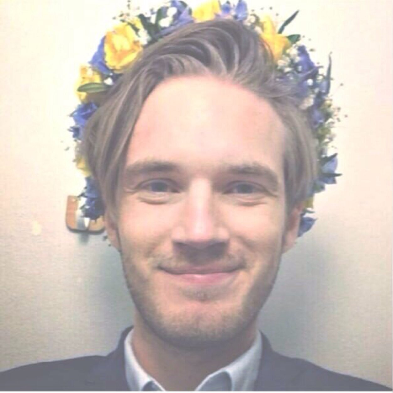 I make stupid YouTube videos where I tend to make a fool of myself. You can call me Pewds. || #GG
