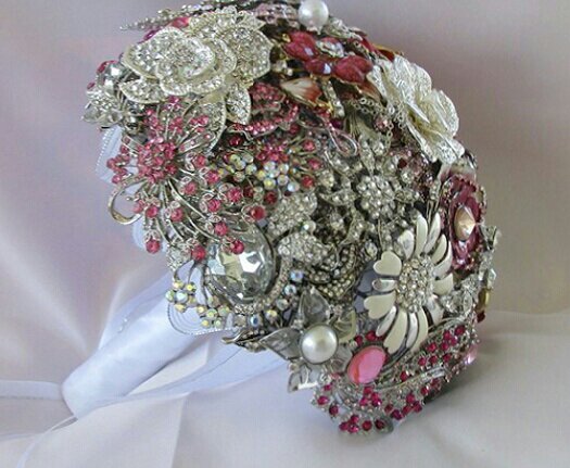 CarolineBouq's profile picture. We offer handbouquets/corsages/flower arrangements. Our unique designs for your wedding day.