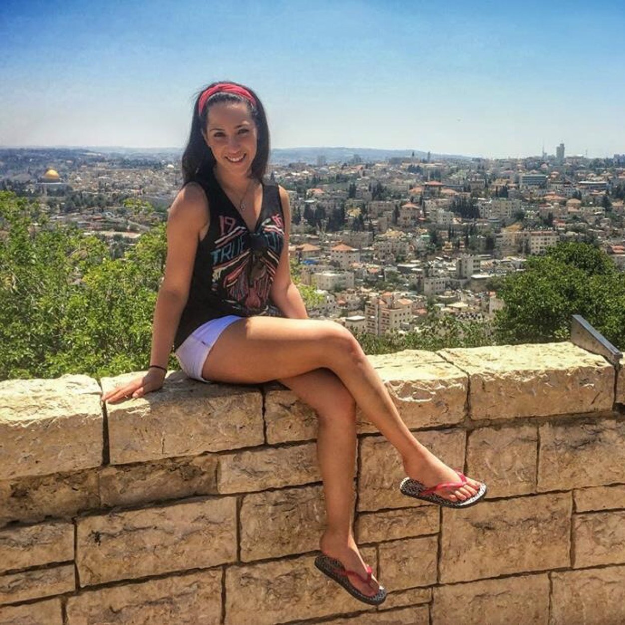 Student at Binghamton University
Loves singing, dancing, fitness & photgraphy