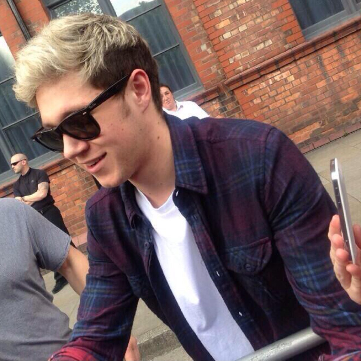 but imagine niall horan having a nose ring on one of his cute little irish nostrils wouldnt that be the hottest thing ever oh fuck
