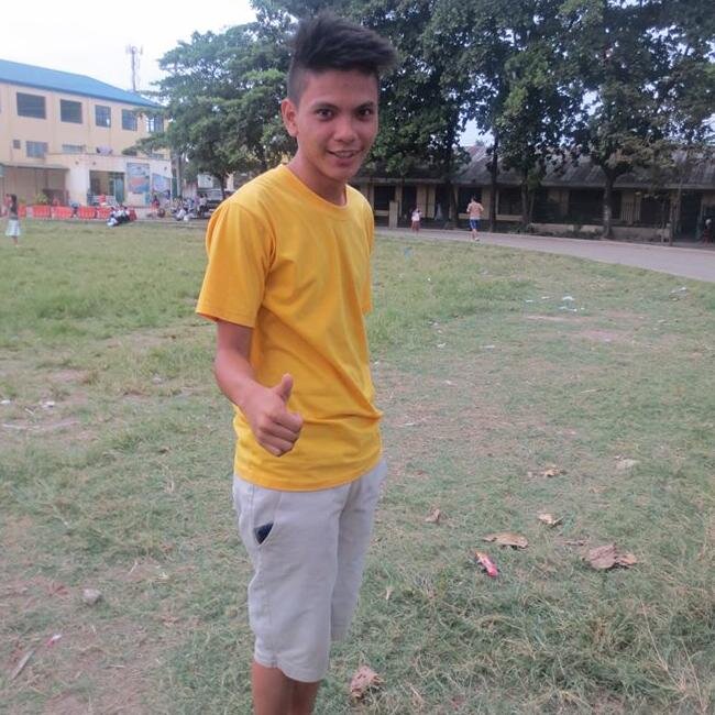 The best feeling in the world is to know that your parents are smiling because of you. :)) I love Him