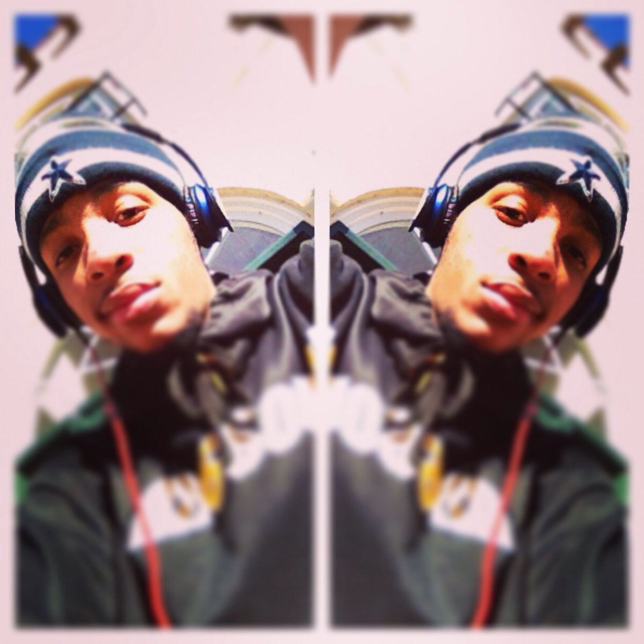 1/6 OF SWAGGSOMEAN I DANCE/RAP (PNC @GOLDROZEE) BF @Cortishaaaaa #SCORPIO ! #SSM (Tbuddy @Overdose0nMusic :)) = IG: SSM_ELI