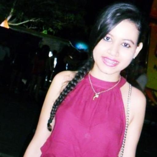 Uma garota que aprendeu a viver, que aprendeu a amar, e que aprendeu a ser feliz.uma garota que vive a vida da melhor maneira possivel.