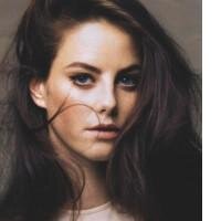 19. Hermana mayor de Cio. Madura para mi edad. ¿Fiesta, moda? i like it