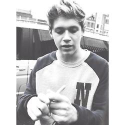 drounkoniall's profile picture. free follow by @louvableleeds // your sunshine loves you and so do i ♥