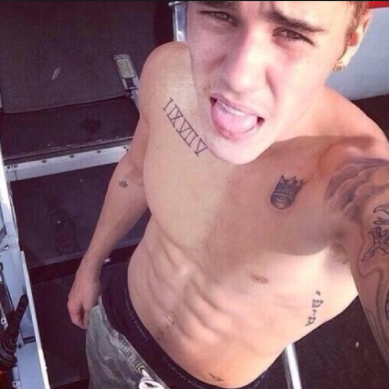 〰〰〰BELIEBERS〰〰〰 the BEST pictures and Freaky notes about BIZZLE Follow us? Follow back ALWAYS WITH JUSTIN.