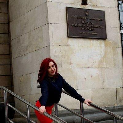 Здрасти всем. Стараюсь общаться беззаботно. Просто люблю говорить с людьми. Как человек я достаточно интересная. Родилась в прекрасном городе.