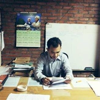 agungadhiguna14's profile picture. definitely looking to the future