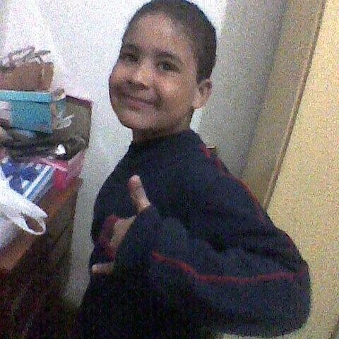 Amo futebol, pizza e rock. Não necessariamente nesta ordem. Segue ae poxa :)