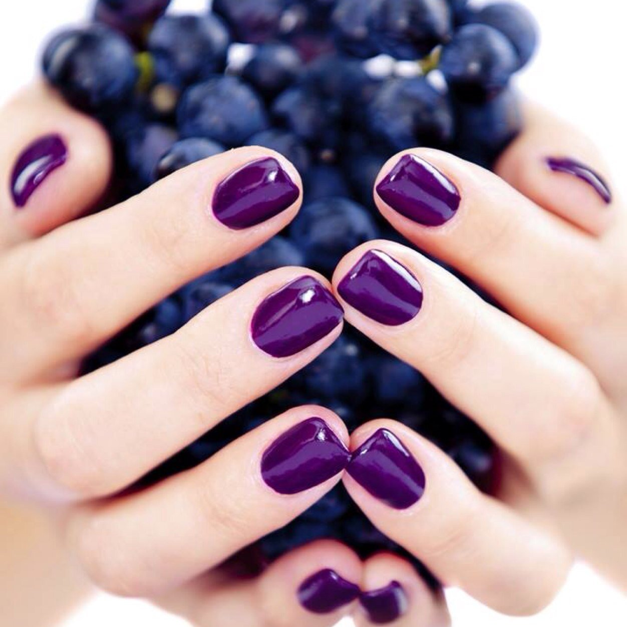 Lebanon's first Nail Bar open since 2001 for professional service and quality products, in the heart of the city. Call us on 01205040 or whatsapp 03249060