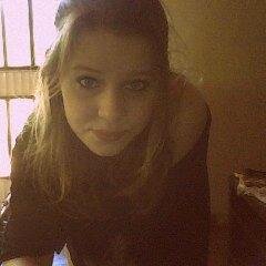 AleciaTaii's profile picture. ...Não tem nenhum santo que nos perdoe
Nem diabo que nos ature...