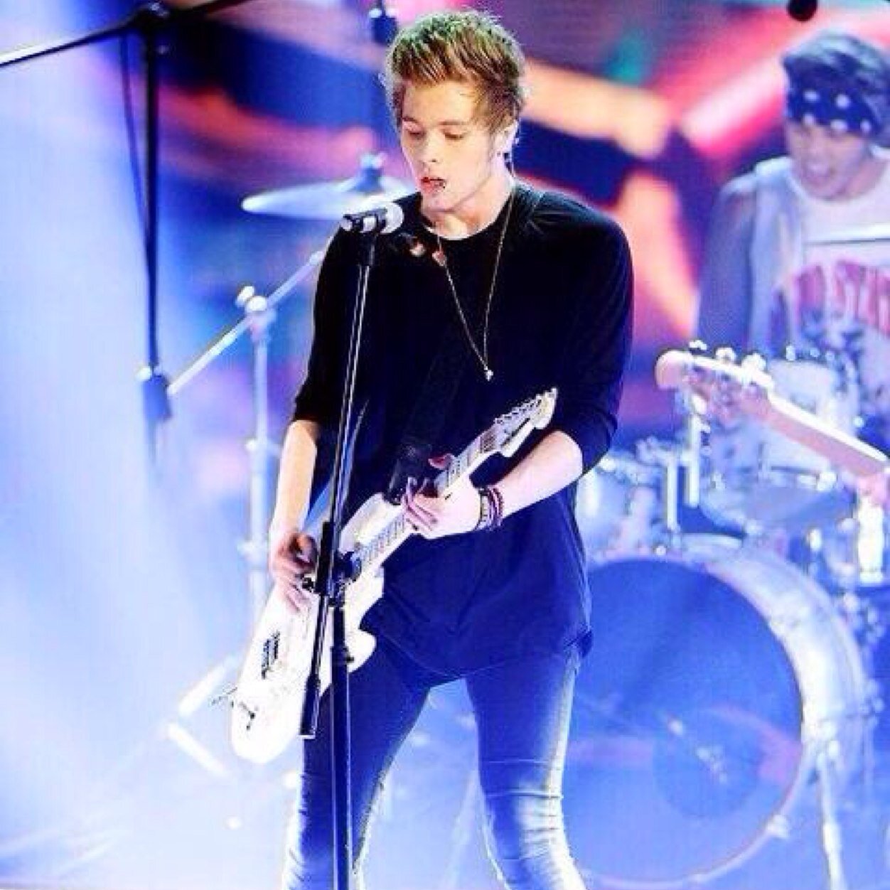 lukesmantits's profile picture. @IrwinsFuckBuddy