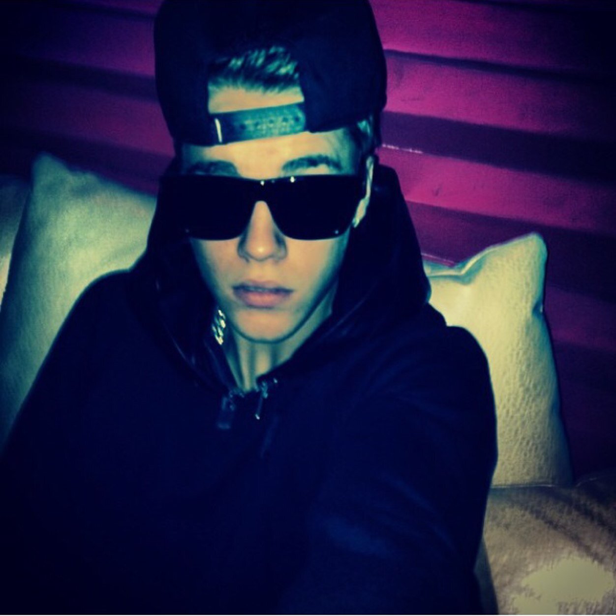 The world is just waiting to see you fall. never leaving you♡ Beliebers are forever∞