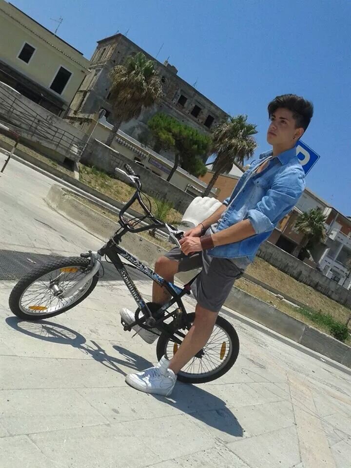 El odio y el encono es el arma mortal que utilizan los que padecen fobías.
Si te caes ¡levántate! dando pasos firmes.