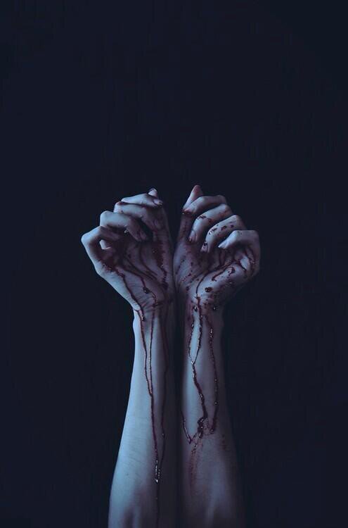 PlzIWannaDie's profile picture. Déprimée folle, grosse et laide, c'est la vie comme on dit, mais le truc c'est que la vie je l'emmerde :).