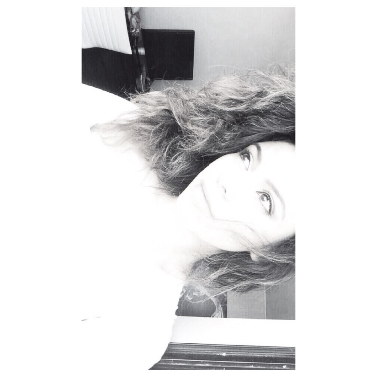 hey babe, follow @fifthwhoever. youre beautiful :)