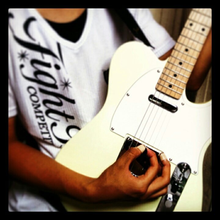 telcry's profile picture. ギター見習いです。カロ君とは仲良くさせていただいています。テレキャスター最高。