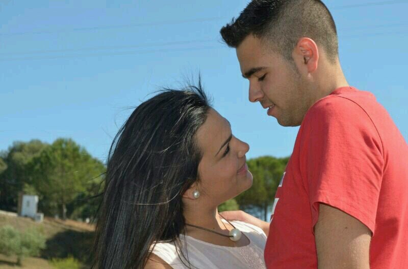 Desde el 04-05-2014 soy muy feliz con @CarmenJimez10 Te amoo, recorramos el camino juntos hasta el fin de nuestras vidas, te amo mi vida