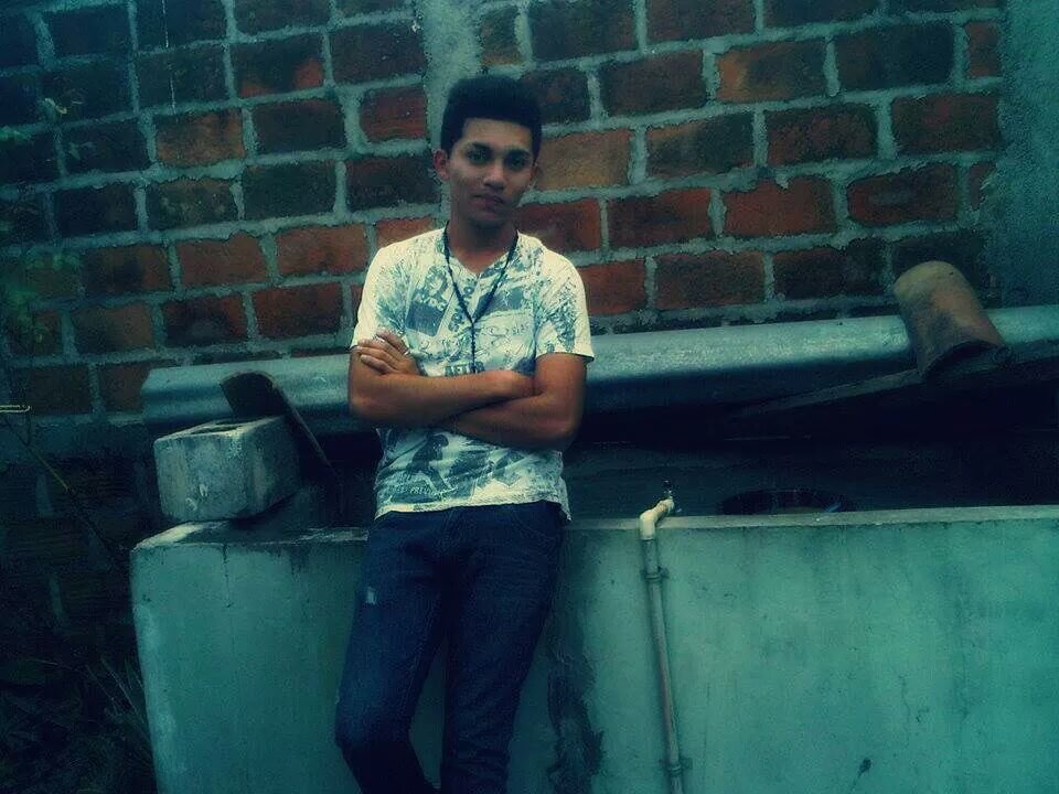 Los novatos roban besos, los expertos robamos risas :) 

 Despertarme junto a ti, y hacer el amor cada mañana.