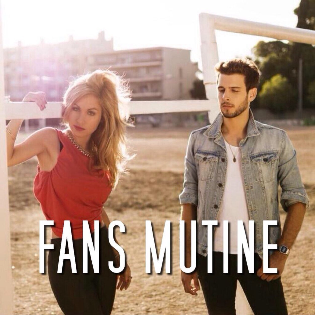 Fans Mutine, votre source web sur l'actualité de @MutineMusic depuis 2012.
Nouveau single A Nous Deux : http://t.co/p78cReTNZP