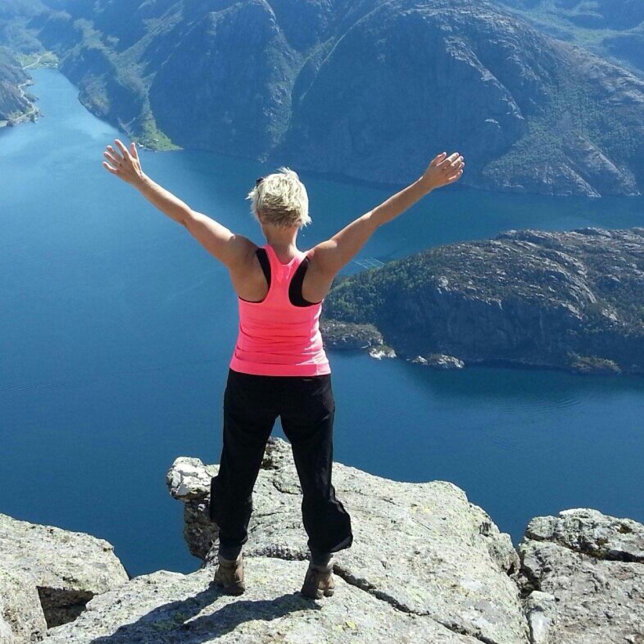 BremangerTurist's profile picture. Kystperle i vest. https://t.co/LXldj1jpvv 
https://t.co/Dhy3XeJfmL
Følg oss på Facebook: https://t.co/n9YWOuwBMx