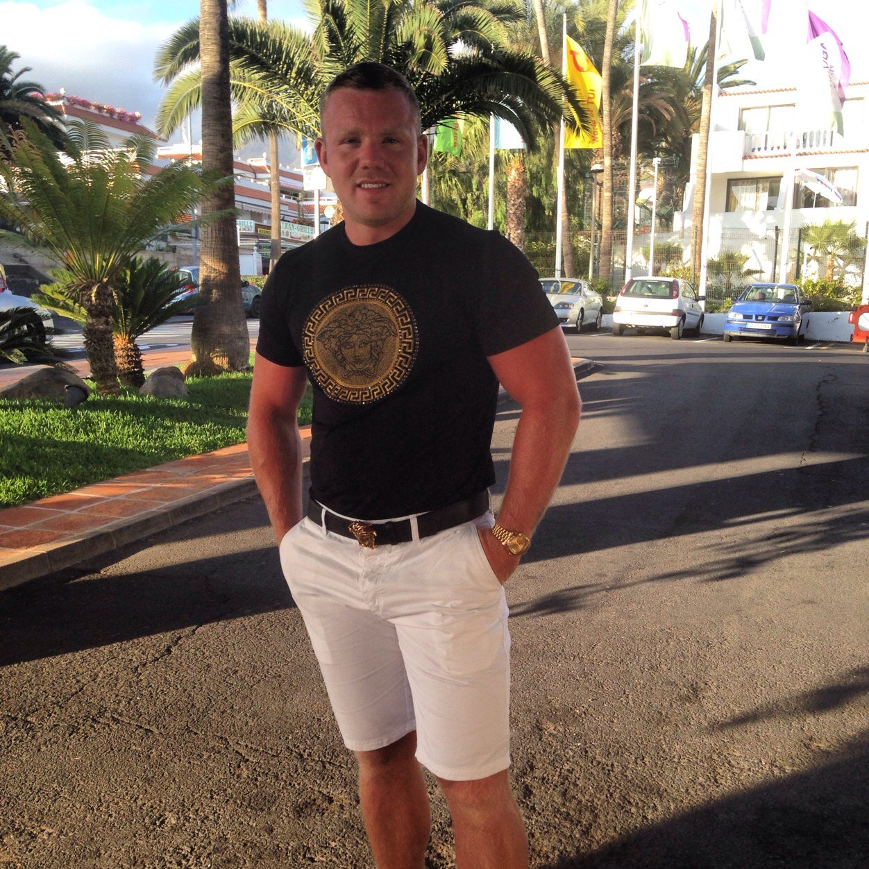 AdAmS_D1's profile picture. at the end of the day it gets dark and when it all weighs up its heavy.