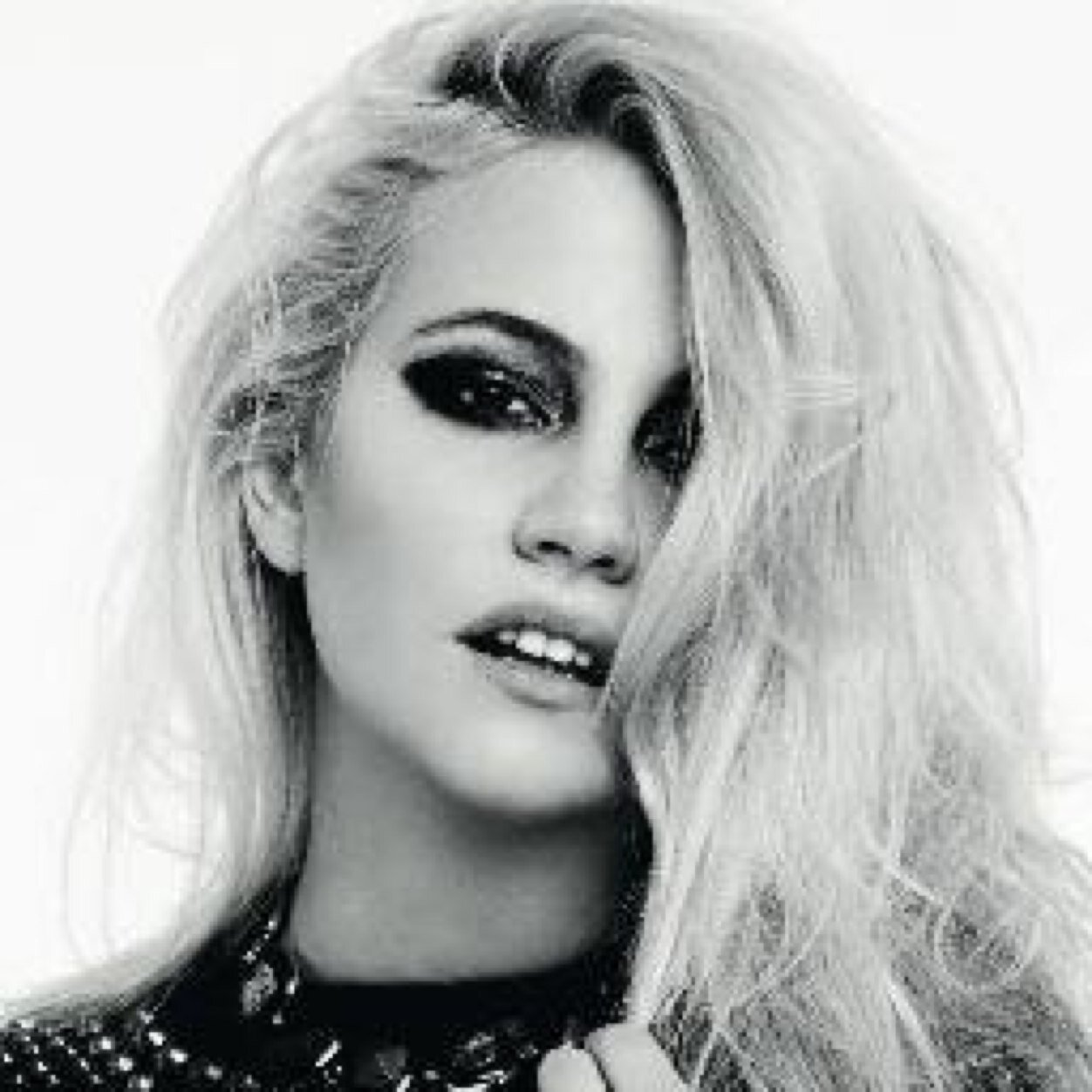 PixieFollowed's profile picture. Just a friendly reminder that the stunning @pixielott follows you! You were on her mind for those 2 seconds that she followed!