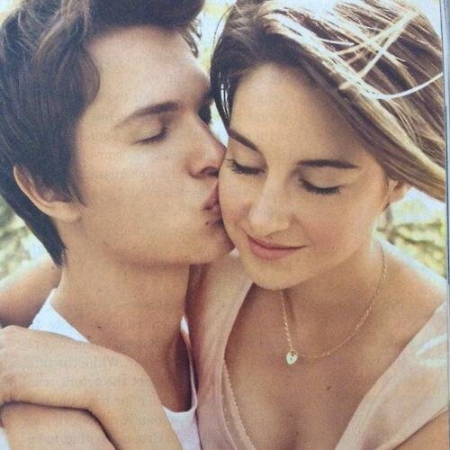 Im_nephilim's profile picture. Soy el rostro de la rebelión. Estudié en Hogwarts y luego me mude a Idris, aunque nací en Osadía. ''Es una metafora'' Los libros me hacen sentir infinito. Odair